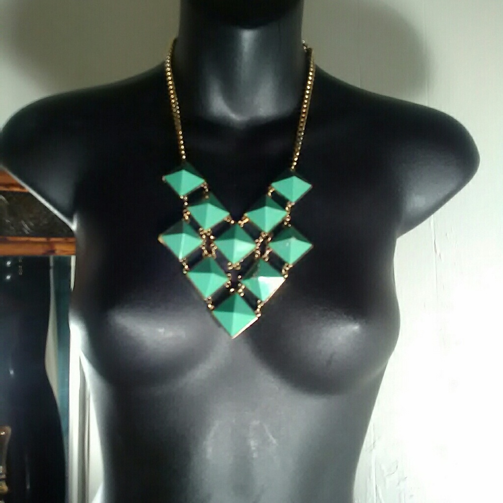 Fashion Statement Necklace/Earrings - Picture 3 of 3